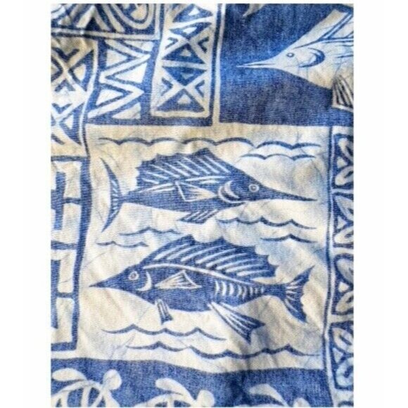 Hilo Hattie Mens Sz Large Blue White Tropcial Reverse Print Button Up Shirt Fish - Picture 7 of 9